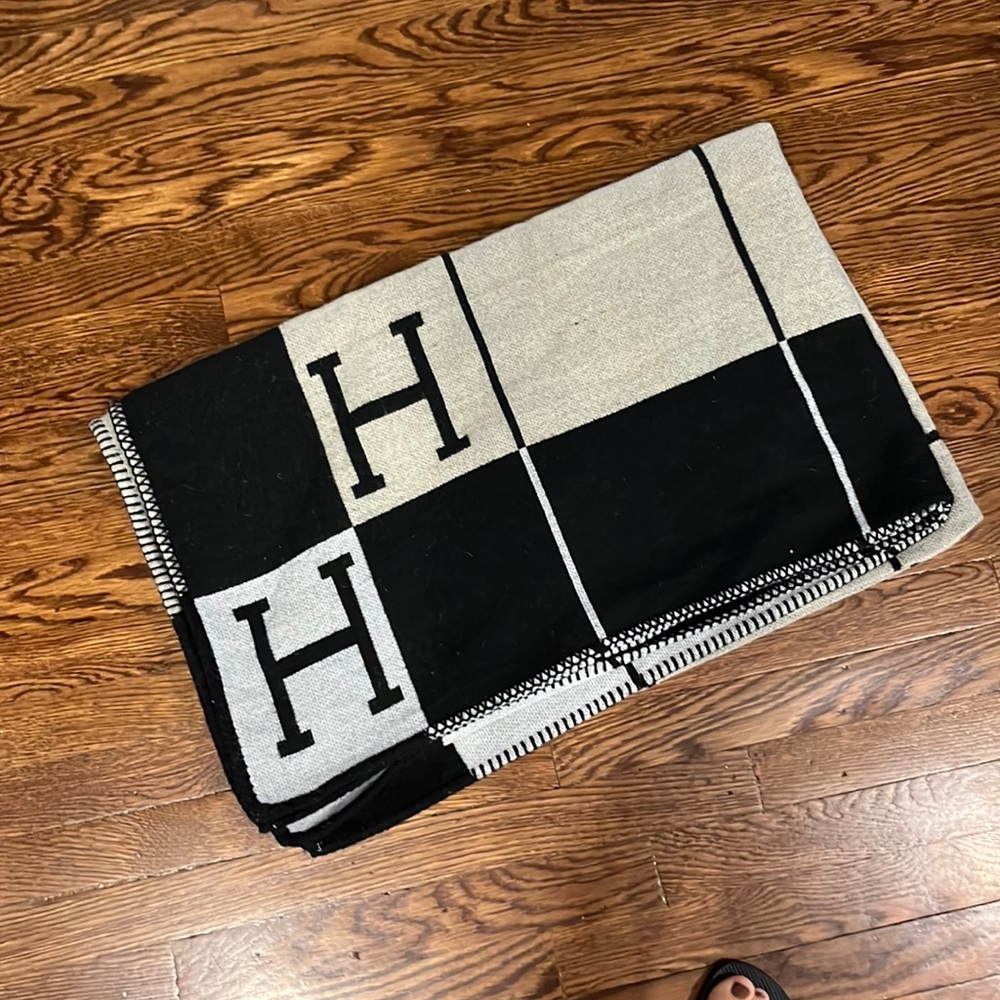 Hermes style blanket
